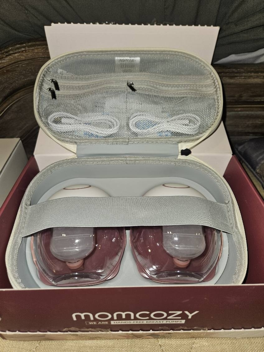 NIB Momcozy Mobile Style™ Hands-free Slim Double Breast Pump in Cozy Red | M6